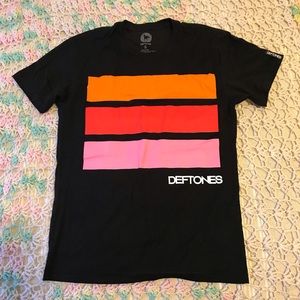 Deftones small tee